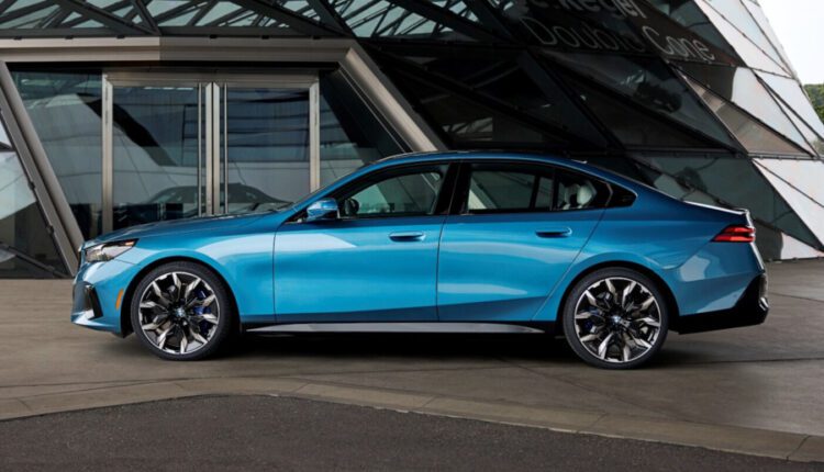 
						BMW підготувала спеціальну версію нової “п’ятірки”: чим унікальний культовий автомобіль (Фото)
