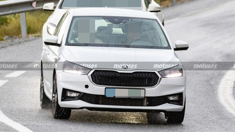 
						Skoda Fabia нового покоління засвітилася на тестах (Фото)