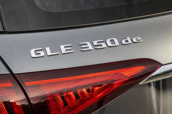 Mercedes GLE 350 de ma silnik Diesla i akumulator na 100 km – to się nazywa hybryda!
