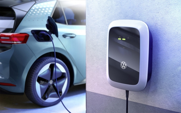 Volkswagen oferuje taniego wallboxa do elektrycznego ID.3. Montaż nie wygląda na prosty