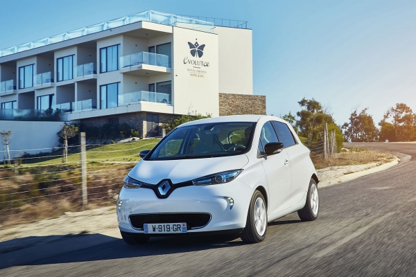 Sprzedaż aut elektrycznych w Europie podskoczyła o niemal 100 proc. Renault Zoe na szczycie
