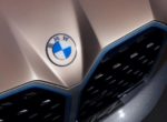 С новым логотипом. BMW официально представила концепт электрического седана i4
