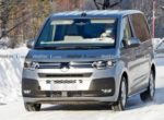 На тестах заметили прототип минивэна Volkswagen T7 нового поколения (фото)