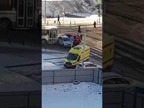 Авария на Тимофея Чаркова #tyumenetc #тюмень #ДТП