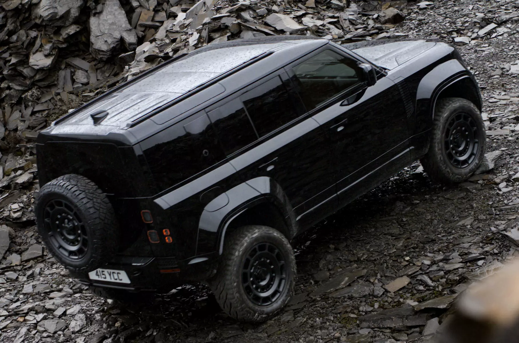 
						635-сильний Land Rover Defender Octa отримав більш стильну версію