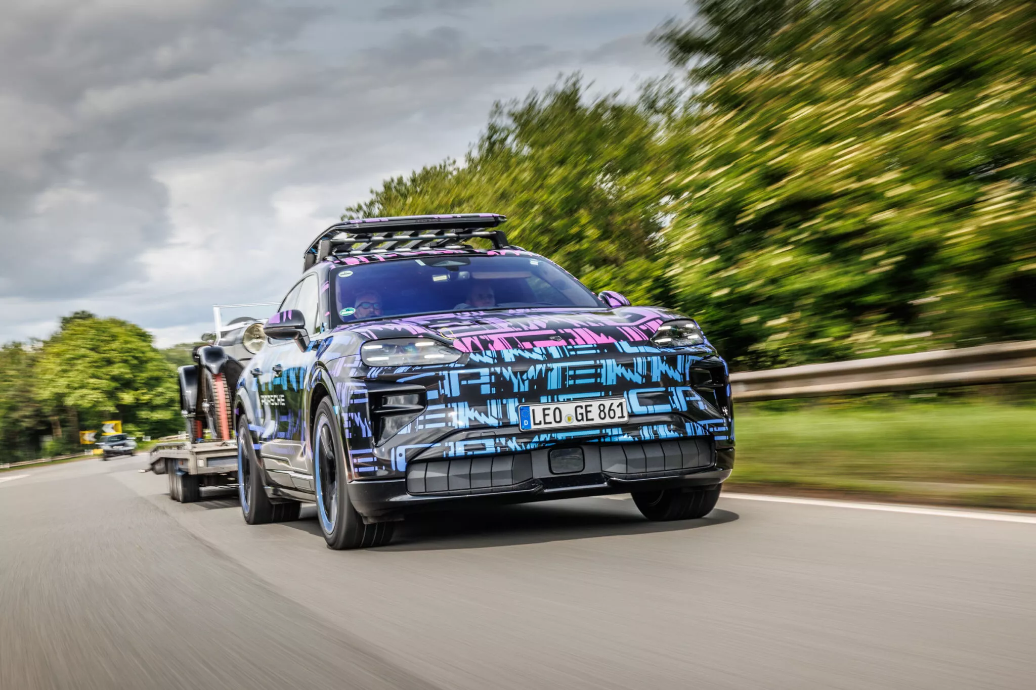 
						Porsche готує електричний Cayenne з новим дизайном