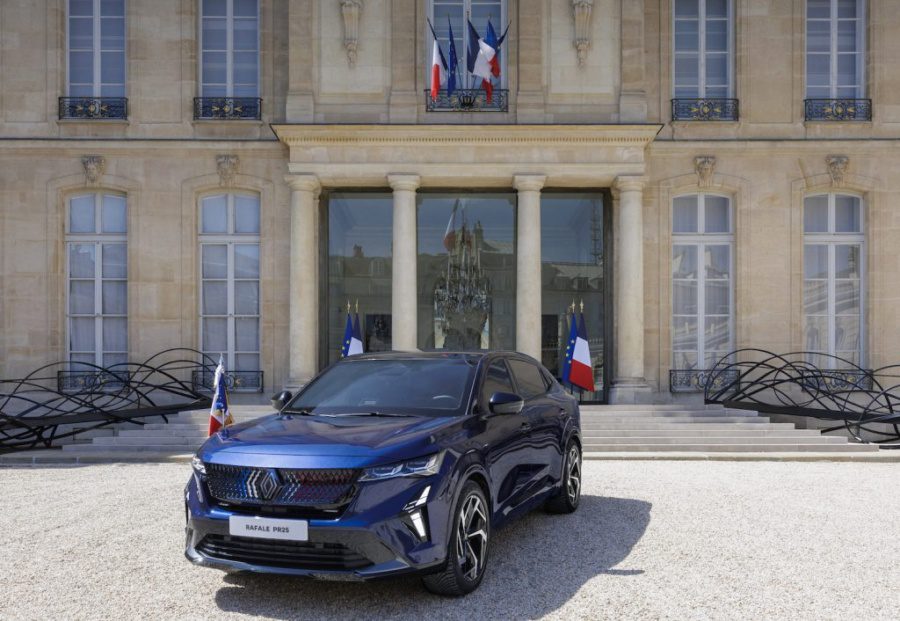 
						Renault підготувала унікальний кросовер для президента Франції Еммануеля Макрона (Фото)