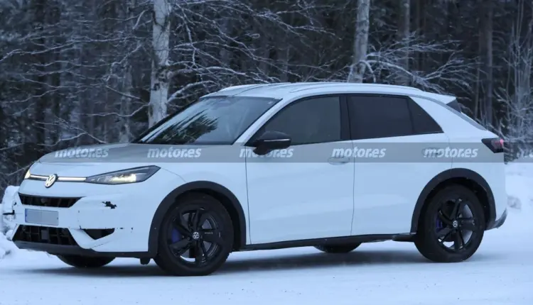  Новий Volkswagen T-Roc R 2027 отримав агресивний дизайн і повний привід: перші фото з тестування