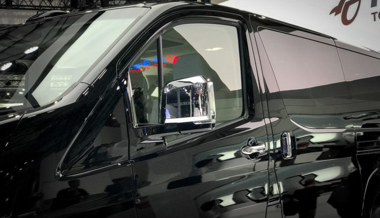 У Токіо представлена ​​по-справжньому багата Toyota (Фото)